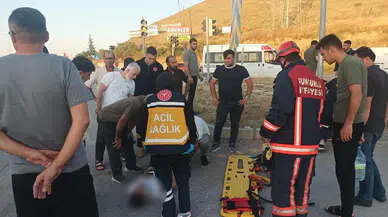 Otomobille Motosiklet Birbirine Girdi: 3 Yaralı