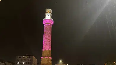Saat Kulesi Farkındalık İçin Pembeye Büründü