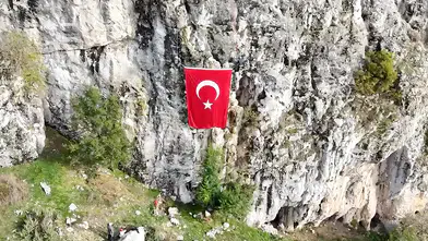 Dev Türk Bayrağını Dağda Böyle Dalgalandırdılar