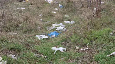 Apartman Sakinlerinden Pencerelerden Atılan Çöplere Tepki