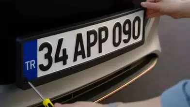 APP Plaka Tartışması Sürüyor