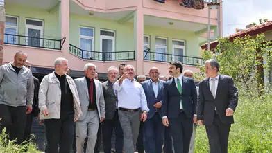 Gazi Davet Etti, Vali İcabet Etti