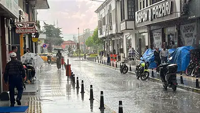 Aniden Bastıran Sağanak Vatandaşı Gafil Avladı