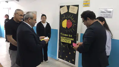 Liseliler Nezaket İçin Yarıştı
