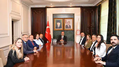Vali Canbolat Hemşehrilerini Kabul Etti