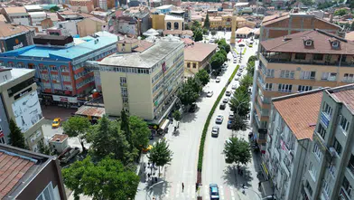 Gazi Caddesi Trafiğe Kapandı