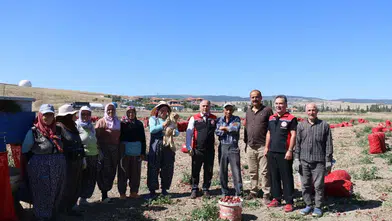 Karapürçek’te Soğan Üretimi Tarlada İncelendi
