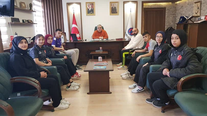 Bayat Belediyespor Bilek Güreşinde Zirveye Oynuyor!