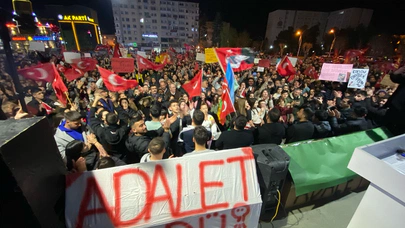 Ekrem İmamoğlu’na Destek Yürüyüşünde Dikkat Çeken Tabut Detayı