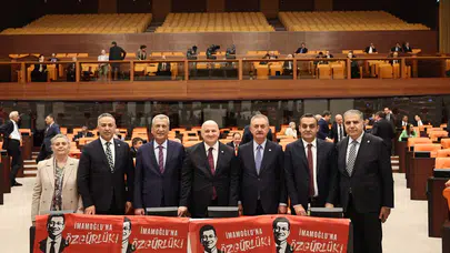 Tahtasız, Mecliste “Özgürlük” Dövizi Açtı