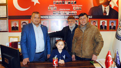 Kumbarasını Bağışladı