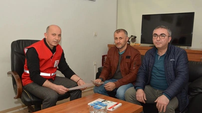 Belediye Çalışanları Kızılay’a Bağış Yaptı