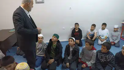 Biçer, İftarda Hafız Öğrencilerle Buluştu