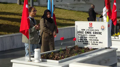Şehitliğe Duygusal Ziyaret