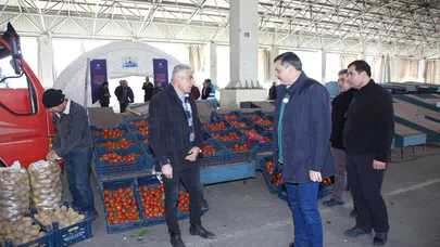 Vali Çiftçi Afşin’de Pazar Yerini Ziyaret Etti