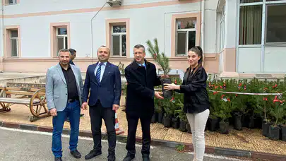 650 Adet Fidan Dağıtıldı