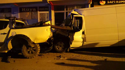 Altı Araca Çarptı, Otomobili Bırakıp Kaçtı