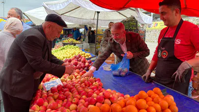 Aşgın, Pazarda Esnaf ve Vatandaşla Buluştu