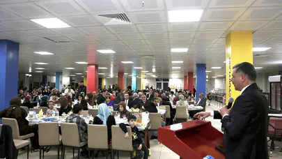 Çiftçi Ailesi, Depremzede Ailelerle İftarda Buluştu