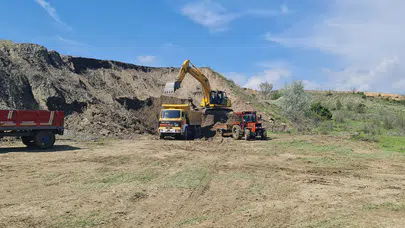 Dodurga’da Arazi Yolu Kumlama Çalışması