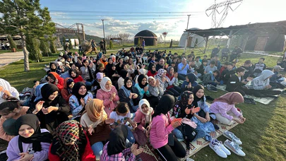 Genç Hafızlar Çorumlu Obası'na Konuk Oldu