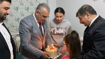 İlk Defa Oy Verecek Gençlere Sürpriz