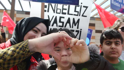 Otizmliler Farkındalık İçin Yürüdü