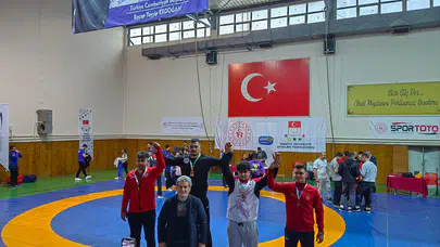 Şampiyonadan İki Altın, Üç Bronz Madalyayla Döndüler