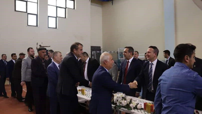 Sungurlu'da Bayram Namazında Vatandaşlar Camilere Akın Etti