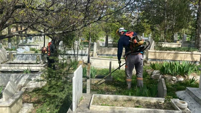 Sungurlu’da Mezarlıklar Bayrama Hazırlanıyor