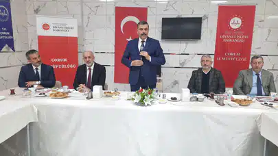 Vali Çiftçi, Kur’an Kursunda İftar Yaptı