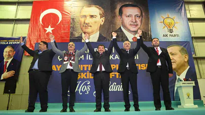 AK Partililer İftarda Buluştu