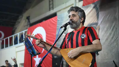 Ali Kınık, Mest Etti