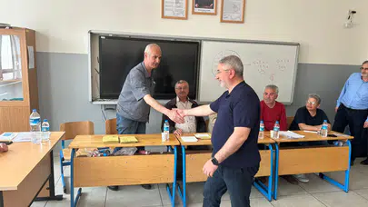 Aşgın, Ailesiyle Oy Kullandı