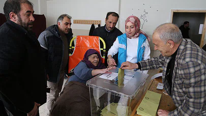 ‘Asırlık Çınarlar’ Sandık Başında