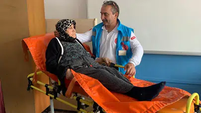 Evde Sağlık Hizmeti Ekipleri, Hastaları Sandıklara Götürdü