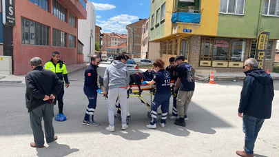 Hafif Ticari Araç ve Motosiklet Çarpıştı