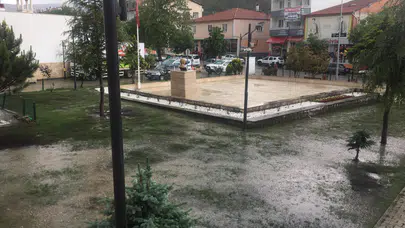 İki İlçeyi Yağmur ve Dolu Vurdu
