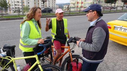 İsviçreli Çift, Torunlarına Kavuşmak İçin Pedal Çeviriyor