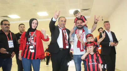 Kayrıcı’dan Futbolculara Son Model Telefon Sözü