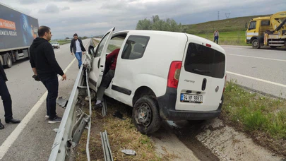 Kontrolden Çıkan Otomobil Bariyerlere Çarptı