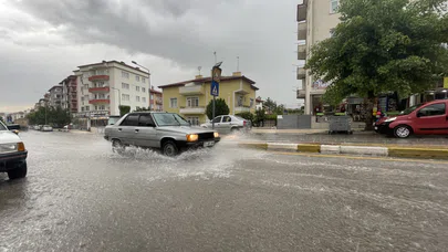 Sağanak Hayatı Olumsuz Etkiledi
