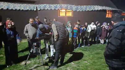 Teleskop ile Ay ve Gezegenleri Gözlemlediler