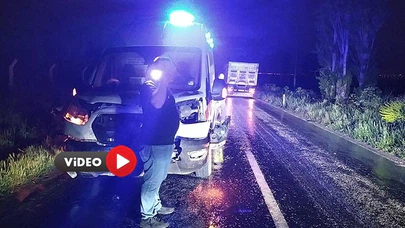 Ambulans Otomobile Çarptı, 3 Sağlıkçı Yaralandı