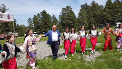 Başkan Ünlü Gençlerle Buluştu