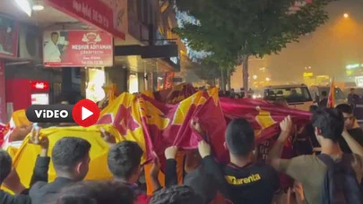 Galatasaray Taraftarları Sevinç Gösterilerinde Bulundu