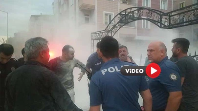 Kendini Yakmaya Çalışan Şahsı Polis Böyle Kurtardı  