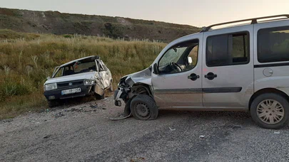 İki Araç Çarpıştı, Düğüne Giden 8 Kişi Yaralandı
