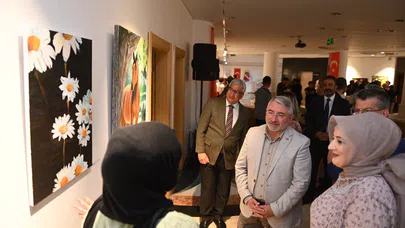Kadınların El Emekleri Sergileniyor