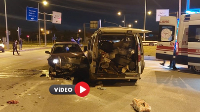 İki Otomobil Çarpıştı, 3 Kişi Yaralandı